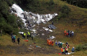 ATTENTION EDITORS - VISUAL COVERAGE OF SCENES OF INJURY OR DEATHWreckage from a plane that crashed into Colombian jungle with Brazilian soccer team Chapecoense is seen near Medellin, Colombia, November 29, 2016. REUTERS/Fredy Builes TEMPLATE OUT